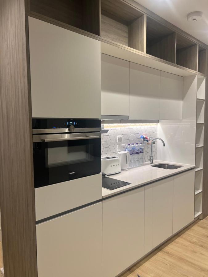 London Luxxe Suites & Apartments - London Heathrow Airport, Terminal 1 2 3 4 5 Hillingdon Zewnętrze zdjęcie