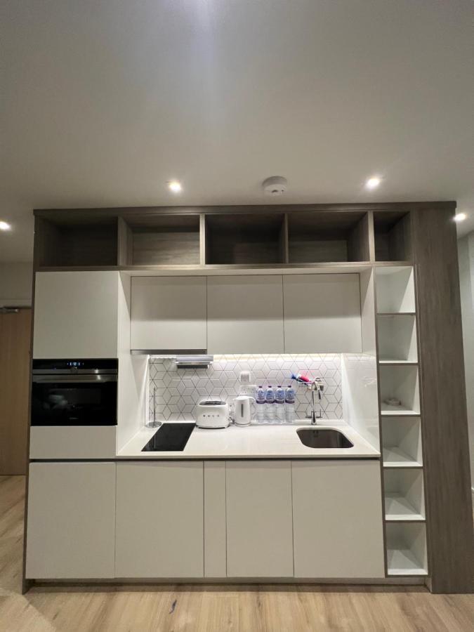 London Luxxe Suites & Apartments - London Heathrow Airport, Terminal 1 2 3 4 5 Hillingdon Zewnętrze zdjęcie