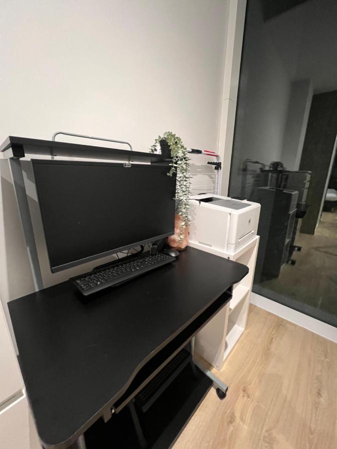 London Luxxe Suites & Apartments - London Heathrow Airport, Terminal 1 2 3 4 5 Hillingdon Zewnętrze zdjęcie