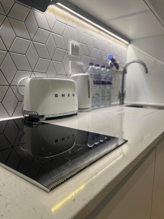London Luxxe Suites & Apartments - London Heathrow Airport, Terminal 1 2 3 4 5 Hillingdon Zewnętrze zdjęcie