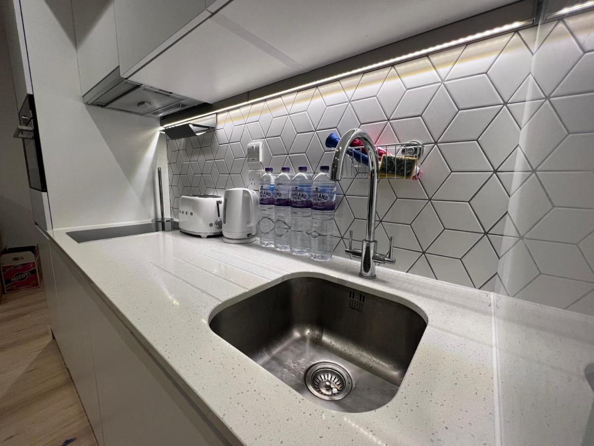London Luxxe Suites & Apartments - London Heathrow Airport, Terminal 1 2 3 4 5 Hillingdon Zewnętrze zdjęcie