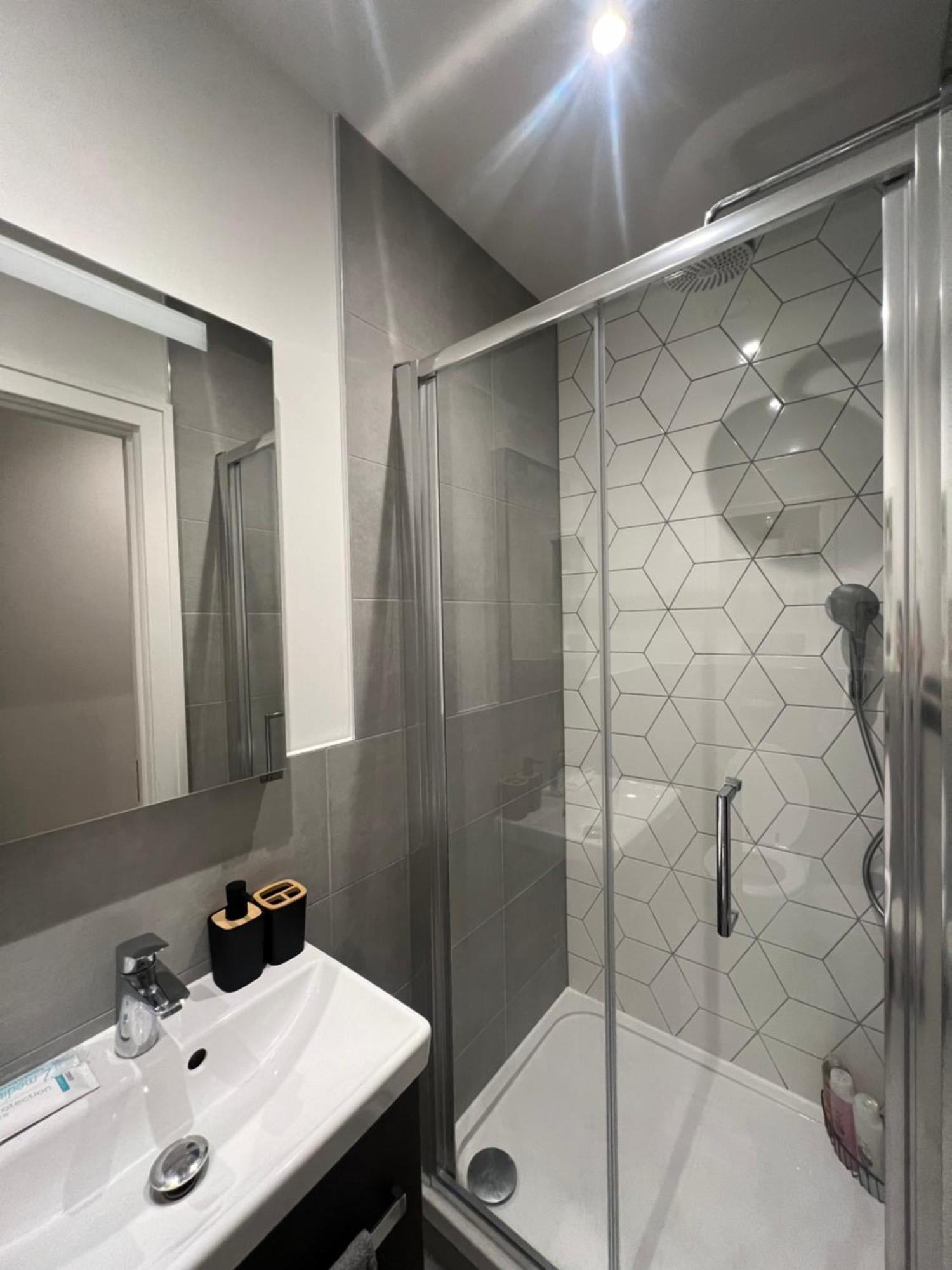 London Luxxe Suites & Apartments - London Heathrow Airport, Terminal 1 2 3 4 5 Hillingdon Zewnętrze zdjęcie
