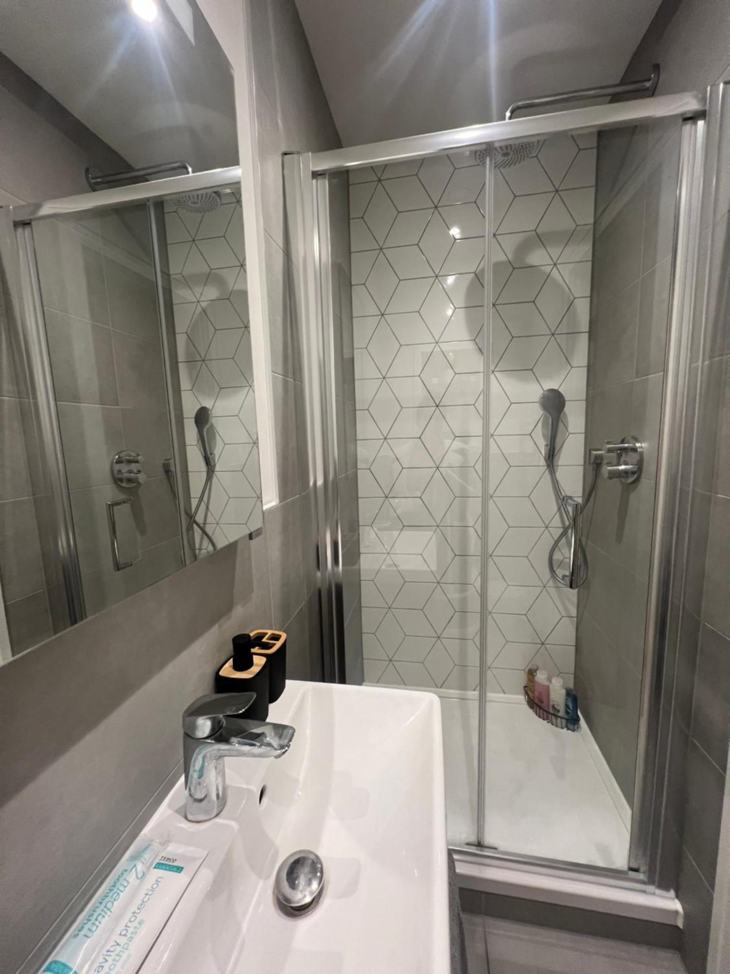 London Luxxe Suites & Apartments - London Heathrow Airport, Terminal 1 2 3 4 5 Hillingdon Zewnętrze zdjęcie