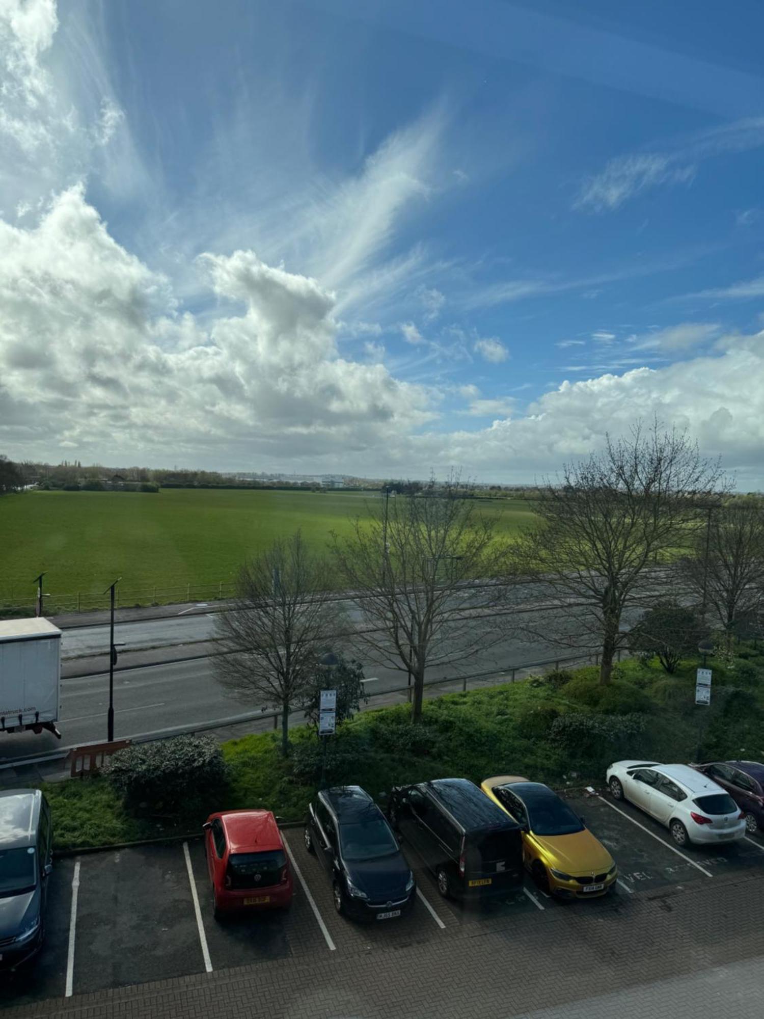 London Luxxe Suites & Apartments - London Heathrow Airport, Terminal 1 2 3 4 5 Hillingdon Zewnętrze zdjęcie